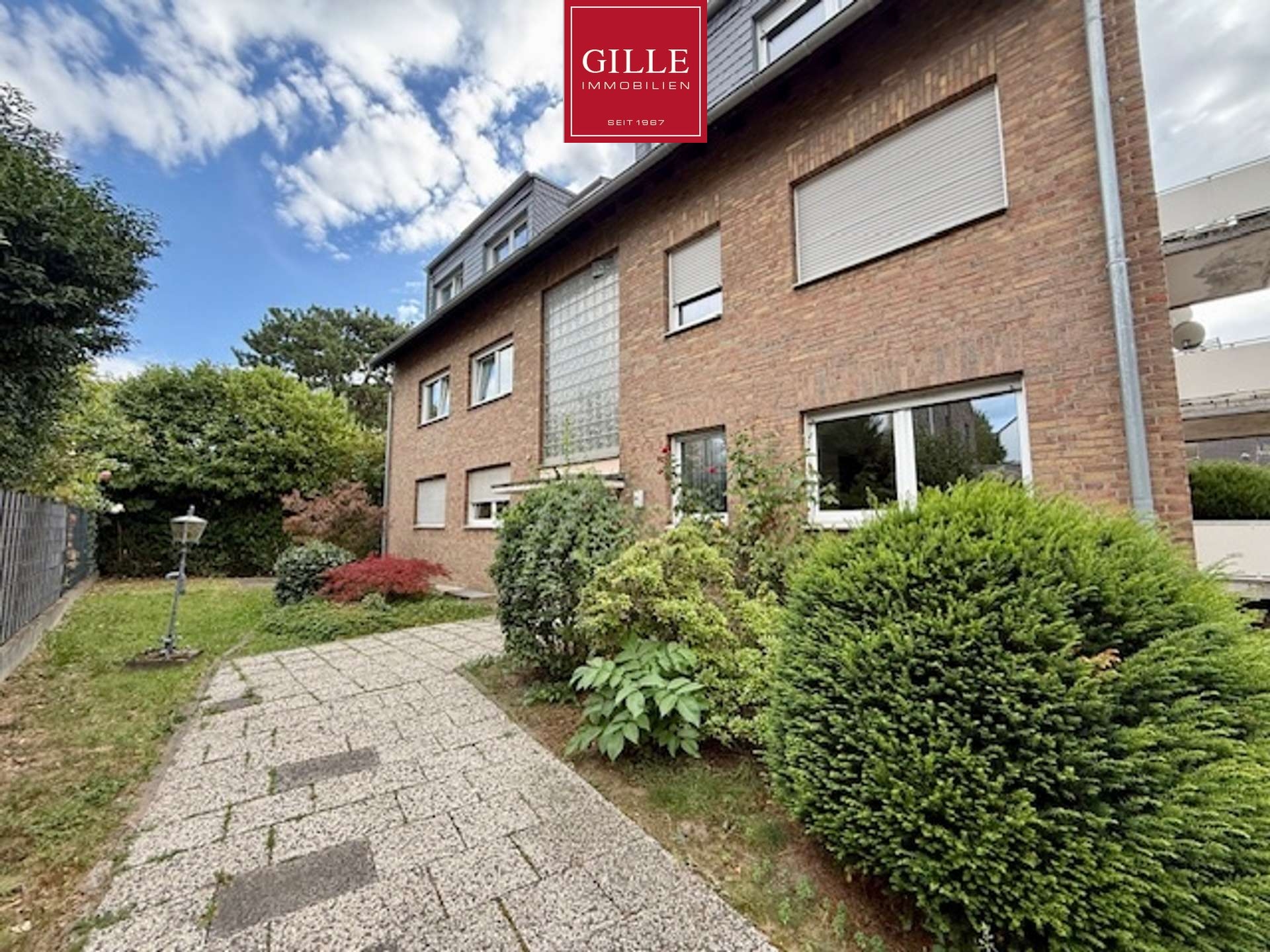 Vermietet! Helle und gemütliche 3-Zim. Whg. mit Balkon in begehrter Rheinlage